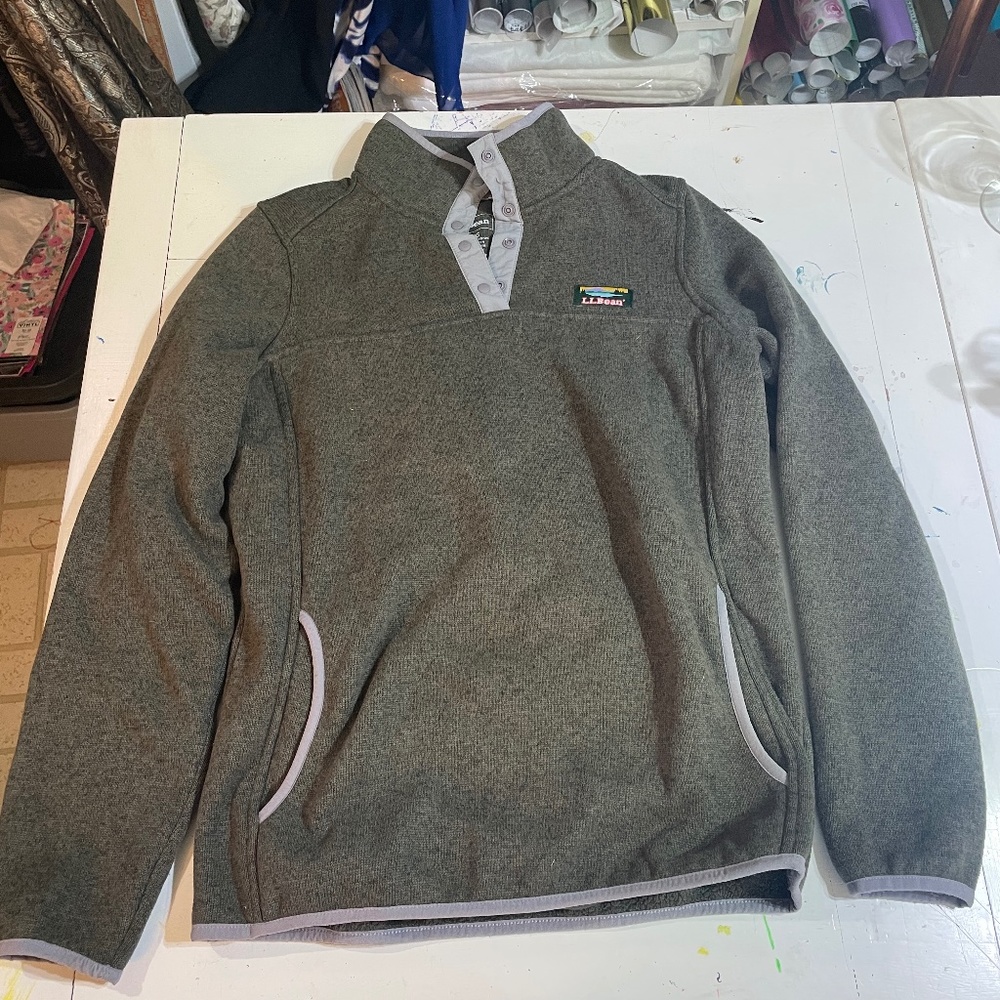 L.L. Bean Green Pullover Sweatshirt